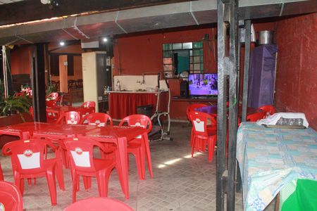 Casa à venda com 880m², 1 quarto e 10 vagasQuintal