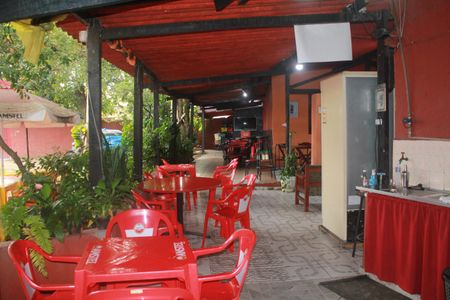 Casa à venda com 880m², 1 quarto e 10 vagasQuintal