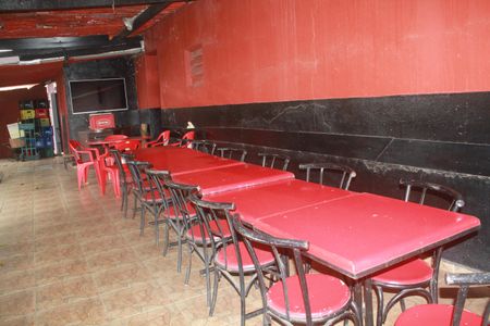 Casa à venda com 880m², 1 quarto e 10 vagasQuintal