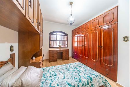 Casa à venda com 177m², 3 quartos e 3 vagas Casa à venda com 177m², 3 quartos e 3 vagasQuarto 2