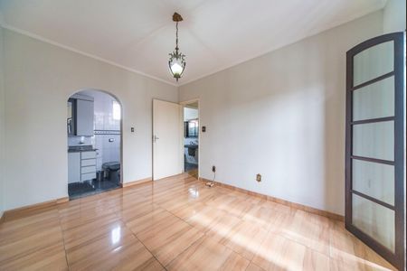 Casa à venda com 177m², 3 quartos e 3 vagas Casa à venda com 177m², 3 quartos e 3 vagasSuíte