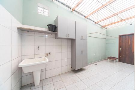 Casa à venda com 177m², 3 quartos e 3 vagas Casa à venda com 177m², 3 quartos e 3 vagasÁrea de Serviço