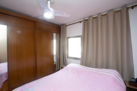 Casa à venda com 350m², 4 quartos e 5 vagasEdícula Quarto 