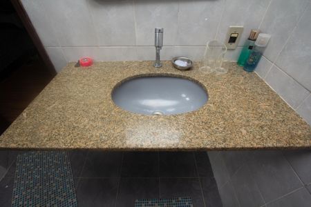 Casa à venda com 350m², 4 quartos e 5 vagasBanheiro da Suíte 2