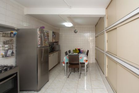Casa à venda com 350m², 4 quartos e 5 vagasEdícula Cozinha