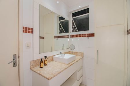 Apartamento à venda com 99m², 3 quartos e sem vaga Apartamento à venda com 99m², 3 quartos e sem vagaBanheiro