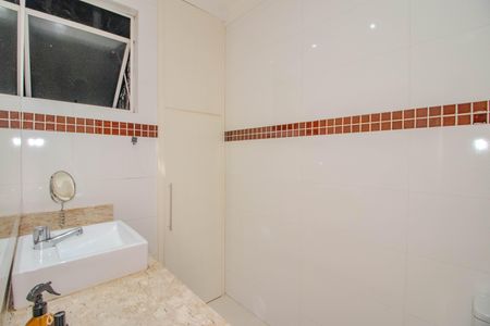 Apartamento à venda com 99m², 3 quartos e sem vaga Apartamento à venda com 99m², 3 quartos e sem vagaBanheiro