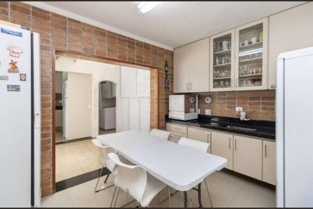 Casa à venda com 164m², 3 quartos e 1 vaga