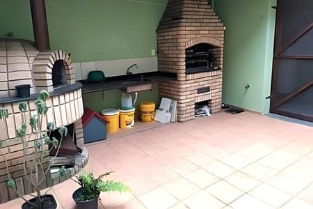 Casa à venda com 300m², 3 quartos e 6 vagas