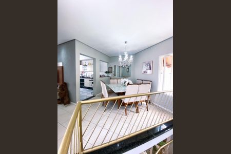 Casa à venda com 224m², 3 quartos e 2 vagas