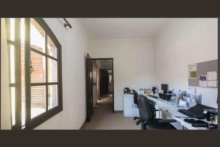 Casa à venda com 266m², 5 quartos e 1 vaga
