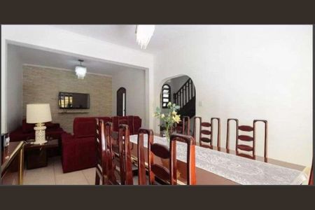 Casa à venda com 266m², 5 quartos e 1 vaga