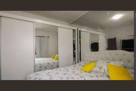 Casa à venda com 266m², 5 quartos e 1 vaga