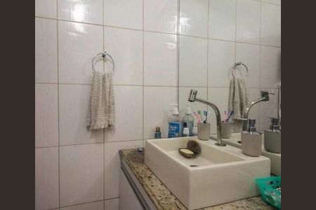 Casa à venda com 266m², 5 quartos e 1 vaga