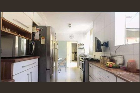 Casa à venda com 266m², 5 quartos e 1 vaga