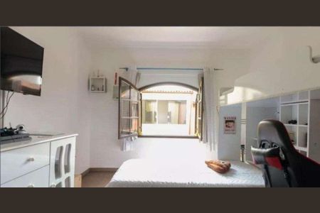 Casa à venda com 266m², 5 quartos e 1 vaga