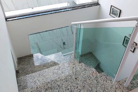 Casa à venda com 118m², 3 quartos e 2 vagas