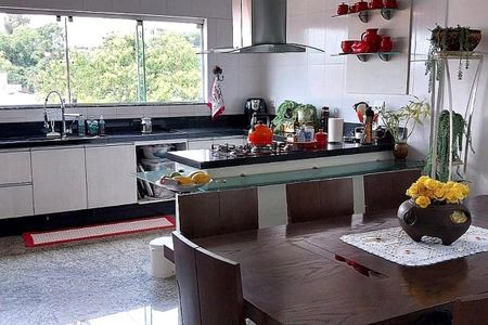 Casa à venda com 118m², 3 quartos e 2 vagas