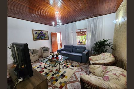 Casa à venda com 140m², 3 quartos e 1 vaga