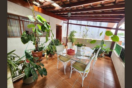 Casa à venda com 140m², 3 quartos e 1 vaga