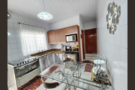 Casa à venda com 140m², 3 quartos e 1 vaga