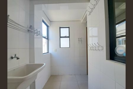 Apartamento à venda com 204m², 3 quartos e 4 vagas Apartamento à venda com 204m², 3 quartos e 4 vagasÁrea de Serviço