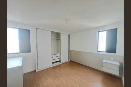 Apartamento à venda com 204m², 3 quartos e 4 vagas Apartamento à venda com 204m², 3 quartos e 4 vagasSuíte