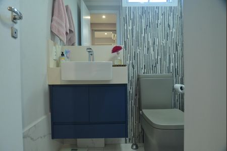 Apartamento à venda com 70m², 2 quartos e 2 vagasBanheiro da Suite