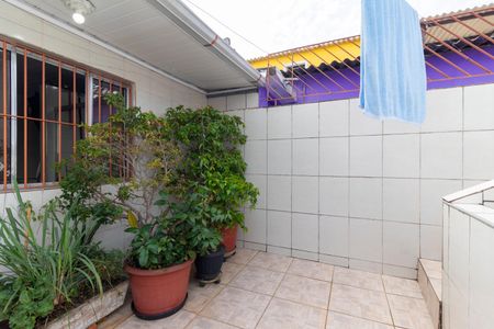Casa à venda com 150m², 3 quartos e 2 vagas Casa à venda com 150m², 3 quartos e 2 vagasVaranda