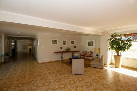 Apartamento à venda com 71m², 2 quartos e 1 vaga Apartamento à venda com 71m², 2 quartos e 1 vagaHall Social