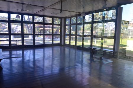 Casa de condomínio à venda com 180m², 3 quartos e 4 vagas Casa de condomínio à venda com 180m², 3 quartos e 4 vagasÁrea comum