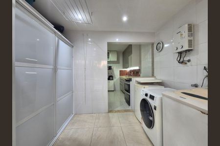 Casa de condomínio à venda com 180m², 3 quartos e 4 vagas Casa de condomínio à venda com 180m², 3 quartos e 4 vagasÁrea de Serviço