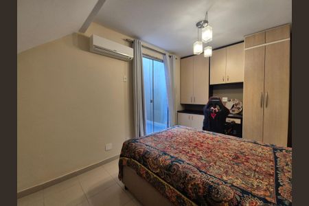 Casa de condomínio à venda com 180m², 3 quartos e 4 vagas Casa de condomínio à venda com 180m², 3 quartos e 4 vagasSuíte 1