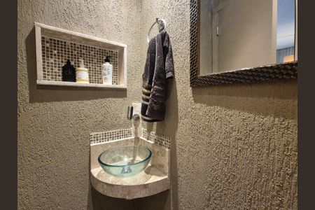 Casa de condomínio à venda com 180m², 3 quartos e 4 vagas Casa de condomínio à venda com 180m², 3 quartos e 4 vagasLavabo