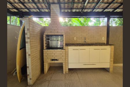 Casa de condomínio à venda com 180m², 3 quartos e 4 vagas Casa de condomínio à venda com 180m², 3 quartos e 4 vagasÁrea externa