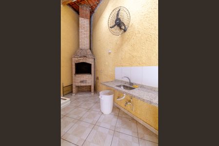 Casa de condomínio à venda com 74m², 2 quartos e 2 vagas Casa de condomínio à venda com 74m², 2 quartos e 2 vagasÁrea Comum - Churrasqueira