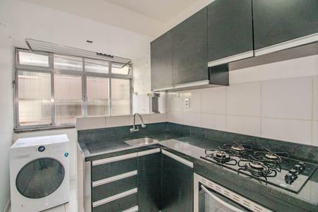 Apartamento à venda com 42m², 1 quarto e sem vaga Apartamento à venda com 42m², 1 quarto e sem vagaCozinha e Área de Serviço