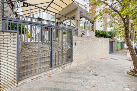 Apartamento à venda com 95m², 2 quartos e 1 vaga Apartamento à venda com 95m², 2 quartos e 1 vagaFachada