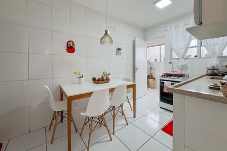 Apartamento à venda com 95m², 2 quartos e 1 vaga Apartamento à venda com 95m², 2 quartos e 1 vagaCozinha
