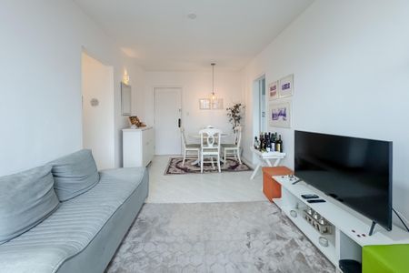 Apartamento à venda com 95m², 2 quartos e 1 vaga Apartamento à venda com 95m², 2 quartos e 1 vagaSala