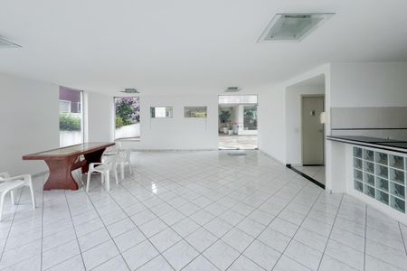 Apartamento à venda com 95m², 2 quartos e 1 vaga Apartamento à venda com 95m², 2 quartos e 1 vagaÁrea comum - Salão de festas