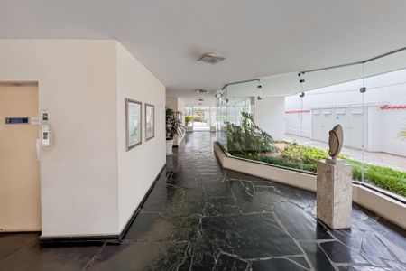 Apartamento à venda com 95m², 2 quartos e 1 vaga Apartamento à venda com 95m², 2 quartos e 1 vagaHall social