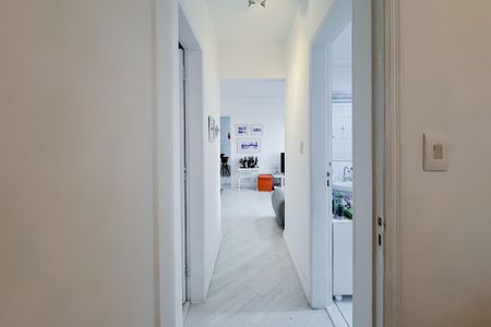 Apartamento à venda com 95m², 2 quartos e 1 vaga Apartamento à venda com 95m², 2 quartos e 1 vagaCorredor