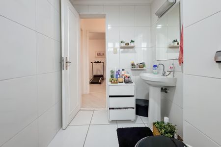 Apartamento à venda com 95m², 2 quartos e 1 vaga Apartamento à venda com 95m², 2 quartos e 1 vagaBanheiro Corredor