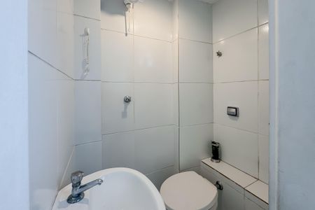 Apartamento à venda com 95m², 2 quartos e 1 vaga Apartamento à venda com 95m², 2 quartos e 1 vagaBanheiro de Serviço
