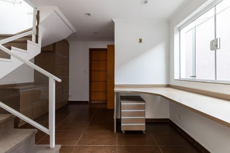 Casa à venda com 170m², 3 quartos e 2 vagas Casa à venda com 170m², 3 quartos e 2 vagasCorredor