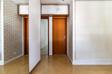 Casa à venda com 170m², 3 quartos e 2 vagas Casa à venda com 170m², 3 quartos e 2 vagasSuíte