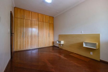 Casa para alugar com 700m², 5 quartos e 6 vagasSuíte 3