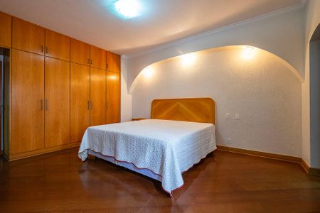 Casa para alugar com 700m², 5 quartos e 6 vagasSuíte 1