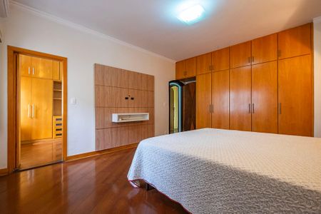 Casa para alugar com 700m², 5 quartos e 6 vagasSuíte 1